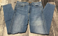 Load image into Gallery viewer, Joe’s blue/silver high rise crop jeans - Hers size 28
