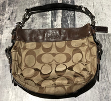 Load image into Gallery viewer, Coach brown/tan medium size purse
