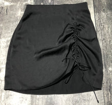 Load image into Gallery viewer, Wilfred black satin mini skirt - Hers size 0
