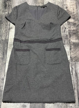 Load image into Gallery viewer, Banana Republic grey dress - Hers size 4
