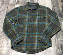 Load image into Gallery viewer, Patagonia green/blue button up flannel shirt - His size XXS
