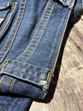 Load image into Gallery viewer, Hudson blue low rise flare jeans - Hers size 28
