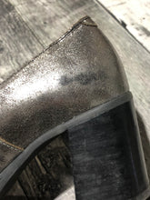 Load image into Gallery viewer, Fly London silver heels - Hers size 37

