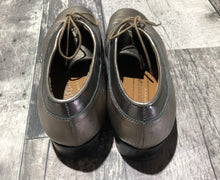 Load image into Gallery viewer, Roberto Capucci bronze oxford shoes - Hers size 8
