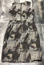 Load image into Gallery viewer, Banana Republic cream/brown dress - Hers size 4
