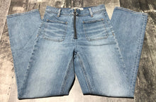 Load image into Gallery viewer, Denim Forum blue high rise straight jeans - Hers size 25
