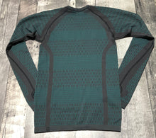 Load image into Gallery viewer, lululemon grey/green long sleeve top - Hers size approx S
