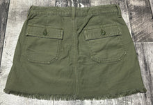 Load image into Gallery viewer, American Eagle green skirt - Hers size 4
