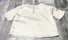Load image into Gallery viewer, Joe Fresh champagne crop oversized tshirt - Hers size S
