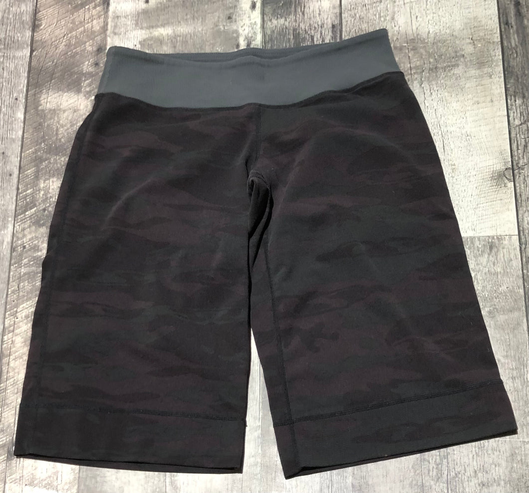 lululemon grey/dark purple/black loose capris - Hers size approx Sm