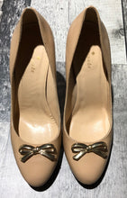Load image into Gallery viewer, Kate Spade beige/gold heels - Hers size 8
