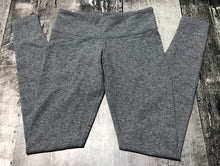 Load image into Gallery viewer, lululemon grey low rise leggings - Hers size 6
