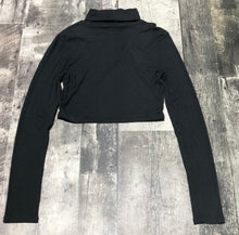 Load image into Gallery viewer, Sunday Best long sleeve turtleneck - Hers size S
