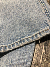 Load image into Gallery viewer, Denim Forum light blue ripped high rise loose jeans - Hers size 24
