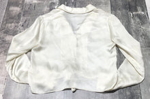 Load image into Gallery viewer, Wilfred off white satin crop button up blouse - Hers size XXS
