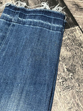 Load image into Gallery viewer, Denim Forum mid rise blue jeans - Hers size 24
