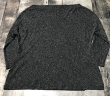 Load image into Gallery viewer, Babaton grey 3/4 sleeve blouse - Hers size S
