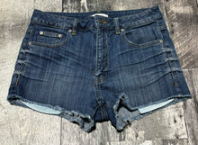 Load image into Gallery viewer, Talula blue denim shorts - Hers size 28
