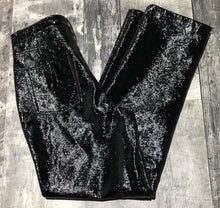 Load image into Gallery viewer, Wilfred black high rise pants - Hers size 6

