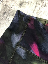 Load image into Gallery viewer, lululemon black/purple/green leggings - Hers size 6
