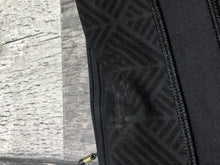 Load image into Gallery viewer, lululemon black capri leggings - Hers size 6
