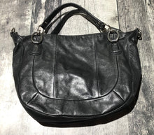 Load image into Gallery viewer, Coach black medium purse
