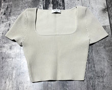 Load image into Gallery viewer, Babaton beige ribbed crop top - Hers size XS
