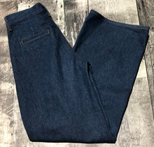 Load image into Gallery viewer, Denim Forum dark blue high rise wide leg - Hers size 25x30L
