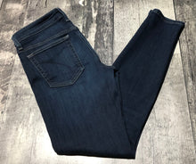 Load image into Gallery viewer, Joe’s dark blue mid rise skinny jeans - Hers size 27
