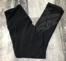 Load image into Gallery viewer, lululemon black cropped leggings - Hers size 4
