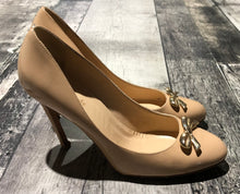 Load image into Gallery viewer, Kate Spade beige/gold heels - Hers size 8
