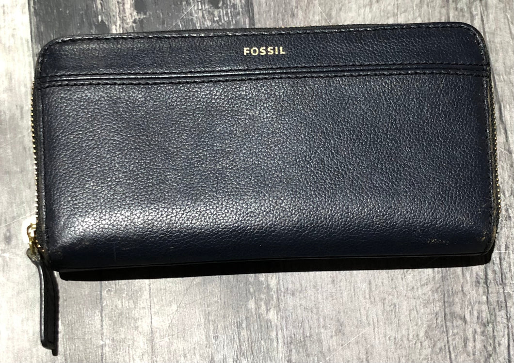 Fossil navy wallet