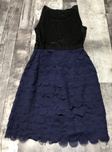 Load image into Gallery viewer, BCBG black/navy dress - Hers size 0
