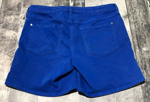 Load image into Gallery viewer, Pilcro bright blue bermuda shorts - Hers size 30
