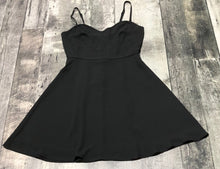 Load image into Gallery viewer, Sunday Best black dress - Hers size 0
