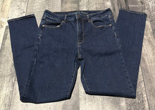 Load image into Gallery viewer, American Eagle dark blue high rise jeans - Hers size 8
