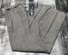 Load image into Gallery viewer, Liz Claiborne grey mid rise dress pants - Hers size 4

