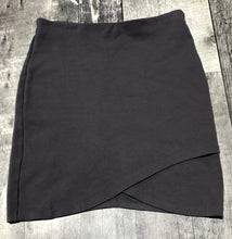 Load image into Gallery viewer, Sunday Best grey short skirt - Hers size S
