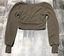 Load image into Gallery viewer, Babaton olive crop long sleeve - Hers size XS
