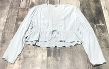Load image into Gallery viewer, Sunday Best light blue cropped blouse - Hers size L
