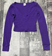 Load image into Gallery viewer, TNA purple cropped long sleeve - Hers size 2XS
