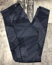 Load image into Gallery viewer, lululemon blue/white low rise leggings - Hers size 8
