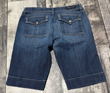 Load image into Gallery viewer, Fidelity dark blue low rise knee length denim shorts - Hers size 29
