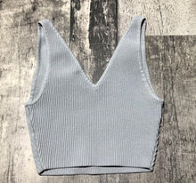 Load image into Gallery viewer, Babaton grey cropped ribbed tank top - Hers size 2XS
