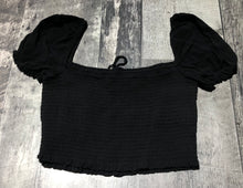 Load image into Gallery viewer, Wilfred black crop top - Hers size M
