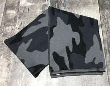 Load image into Gallery viewer, lululemon black/grey scarf
