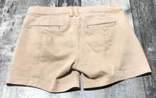 Load image into Gallery viewer, 7 for all mankind khaki mid rise shorts - Hers size 25
