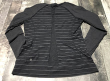 Load image into Gallery viewer, lululemon black/white long sleeve top - Hers size approx L

