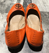 Load image into Gallery viewer, Tory Burch orange flats - Hers size 7.5

