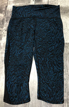 Load image into Gallery viewer, lululemon black/blue capri leggings - Hers size 8
